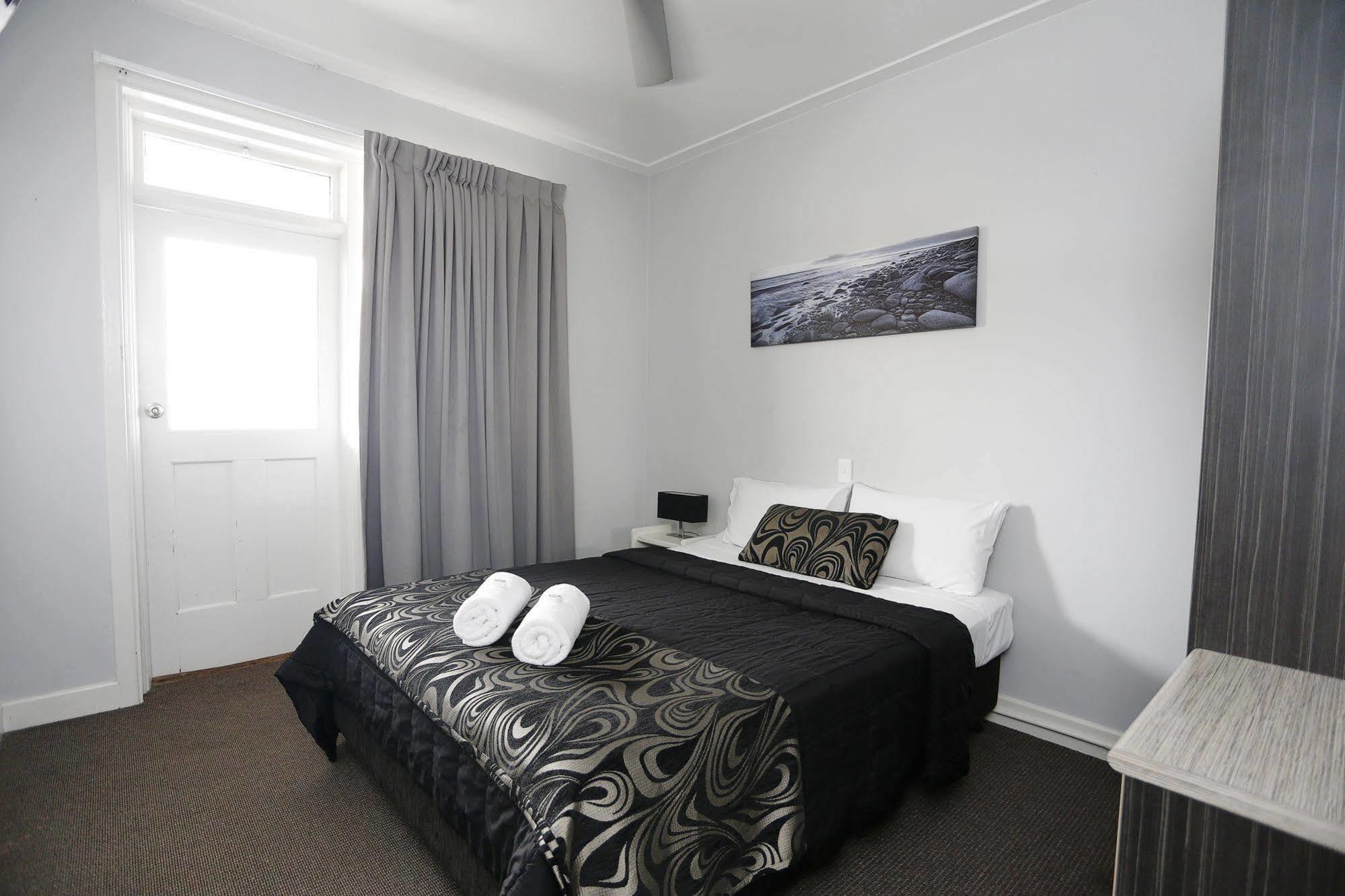 The Lakes Hotel Entrance Luaran gambar