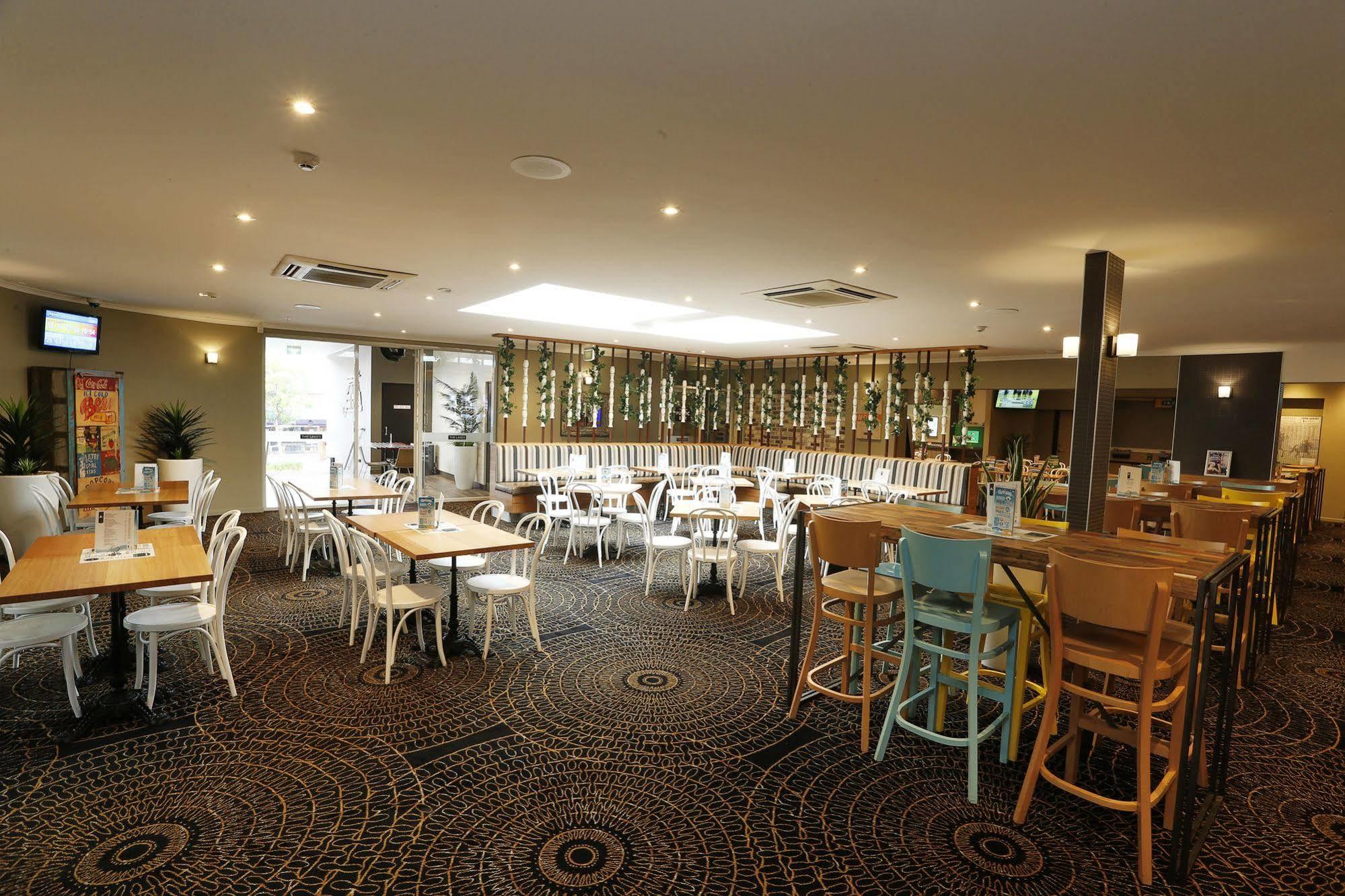 The Lakes Hotel Entrance Luaran gambar