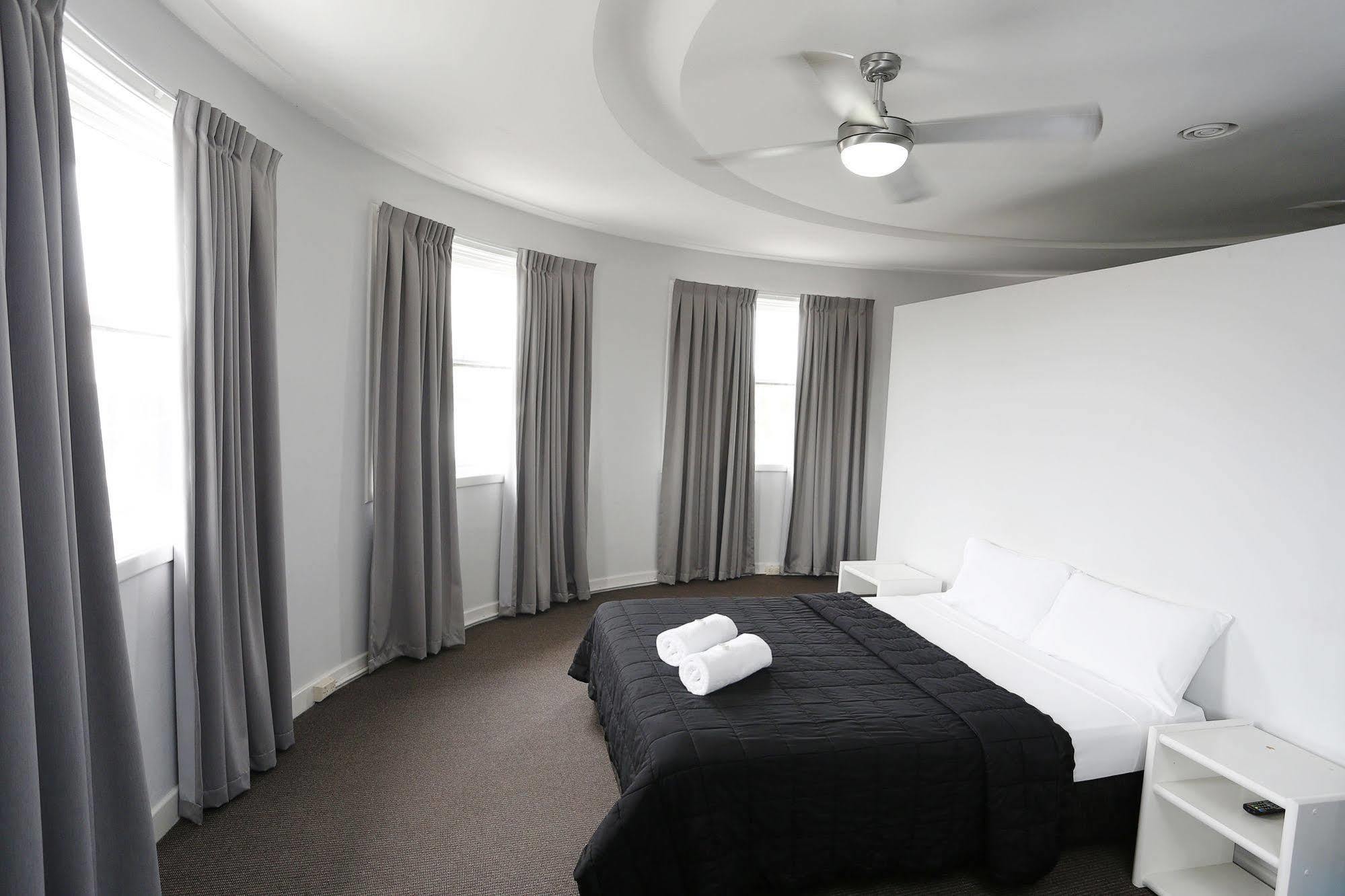 The Lakes Hotel Entrance Luaran gambar